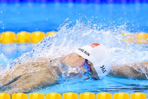 乐鱼体育下载app官网-球员在国际赛场上发挥稳定成为国家队不可或缺成员，球员为国家队踢球有报酬吗